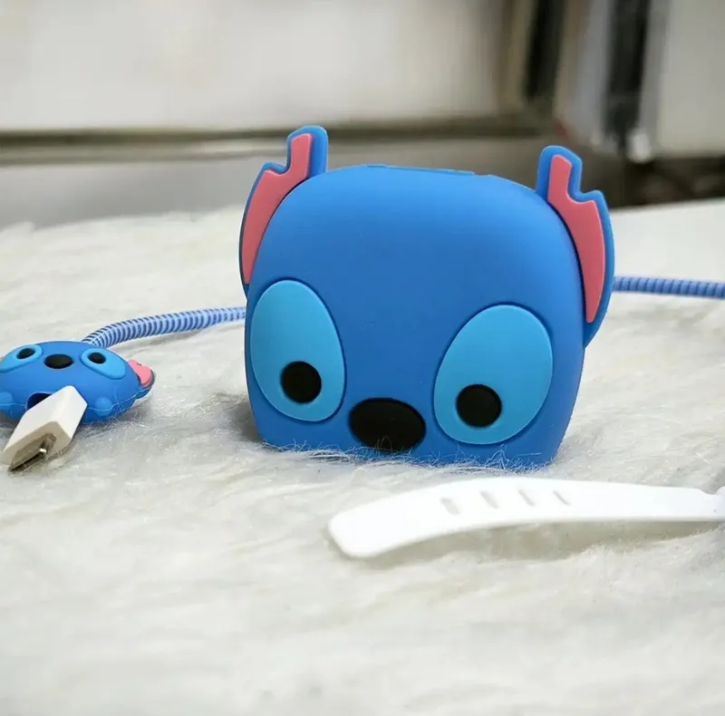 محافظ آداپتور و کابل شارژر عروسکی استیچ gallery1